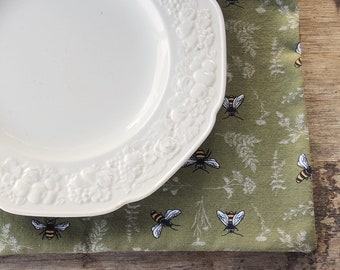 Green and Bee Pattern Placemats Set of 4 Garden Inspired Table Mats