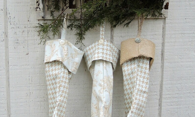 Blue Toile Heirloom Christmas Stocking, Made to Order, Choice of 1 of 3 Designs, Holiday Mantle Decor Custom Order zdjęcie 4