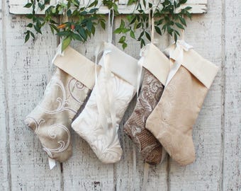 Colección de calcetines navideños estilo cottagecore francés con chocolate caliente 2025. Hechos a pedido. Elige uno de cuatro diseños. Decoración navideña para la chimenea.