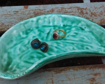 Ceramic green leaf ring dish,jewelry dish,Vintage leaf shapes ring dish,leaf ring holder,candy dish ,bridal shower gift,gift for him and hrr