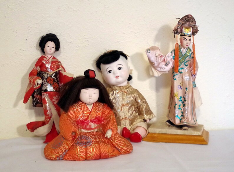 miniature japanese dolls