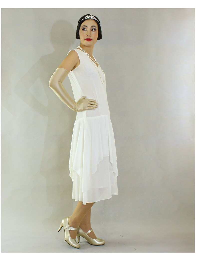 white 1920s flapper dress