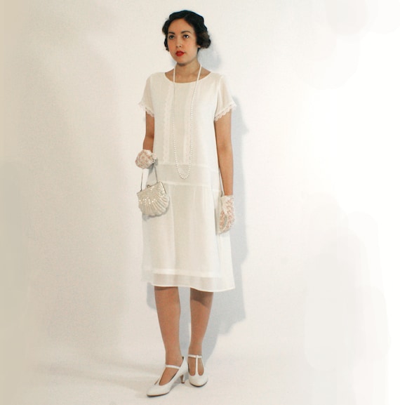 white flapper girl dress