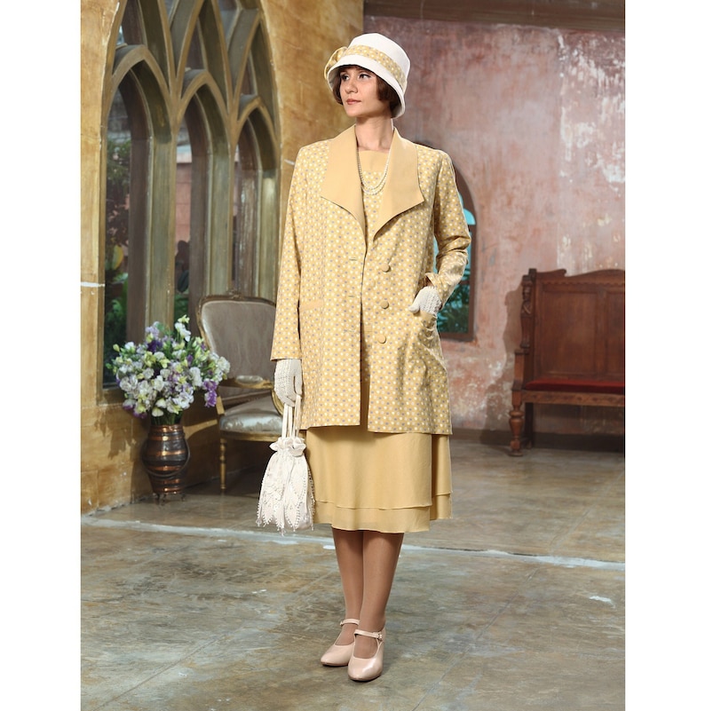 1920s Outfit Inspiration – Women’s 20s Costume Ideas     Light mustard cotton jacket in 1920s design single breasted wing collar Great Gatsby jacket yellow flapper jacket 20s cotton party jacket  AT vintagedancer.com