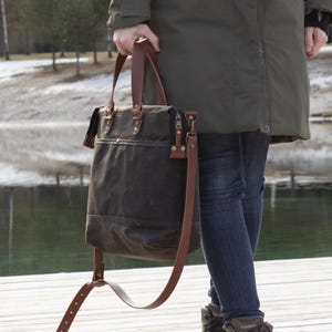 Olive green waxed canvas and leather crossbody bag with pockets, Minimalist cross body travel bag, Water resistant heavy duty messenger bag
