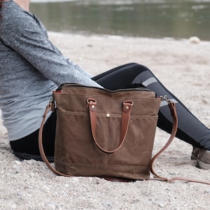 Bolso bandolera de lona encerada para mujer, bolso tote minimalista resistente al agua con bolsillos y correa de cuero