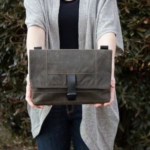 Umhängetasche aus gewachster Baumwolle, Wasserfeste Tasche, Vegane Handtasche, Kleine Crossbody Geldbörse, Crossbody Foldover Tasche, Canvas Umhängetasche, Gewachste Canvas Tasche