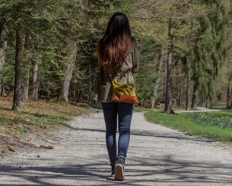 Vegane Handtasche, Graue Umhängetasche, Alltagstasche, Vegane Leder Umhängetasche, Kleine Schultertasche, Kunstleder Geldbörse, Graue Umhängetasche Bild 10