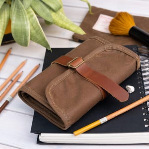 Waxed canvas pencil roll case with zipper pocket, Fabric pen holder for artists
