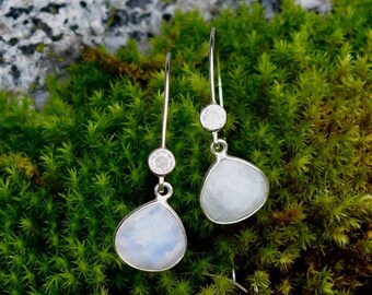 Beautiful Moonstone and Sterling Silver Earrings, Moonstone Drop Earrings For Women, Moonstone Earrings, Sterling Dangle Earrings