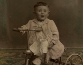 FREE SHIPPING WORLDWIDE! / Lovely Original 1920s Spanish Hand Colored Cabinet Card Photo / Baby on Toy Tricycle, by J. Ara (Valencia, Spain)