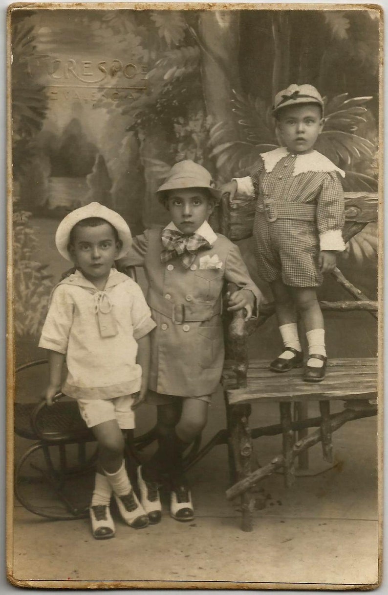 Valencia, Spain Adorable Original 1920s Spanish Rppc 3 Rich Siblings with 2 Colors Shoes by A FREE SHIPPING WORLDWIDE Vicente Crespo
