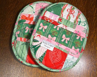 Christmas Quilted Oven Mitts