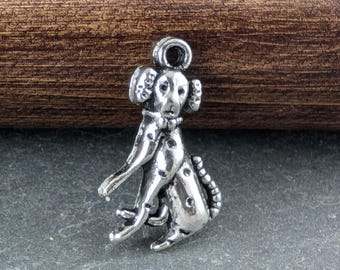 10 x Dalmation Dog Charms Pendants Findings 22mm x 13mm Antique Silver, Craft Supplies, Charms, UK Seller (CPX7049)