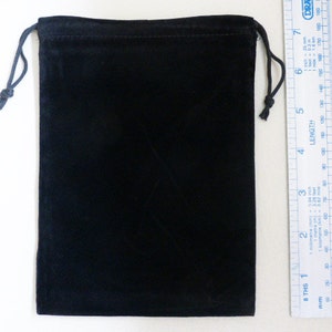 1 x Medium Velveteen Suedette Gift Pouch Black 6.75&quot; x 4.75&quot; (17cm x 12cm), Craft Supplies, Gift Wrapping, UK Seller (EXGB-008)