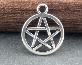 10 x Tibetan Style Pentagram Pentacle Charms in Antique Silver 16.5mm, Craft Supplies, Charms, UK Seller (CPX7061)
