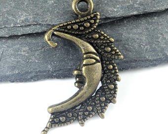 10 x Pretty Half Moon Charms Pendants Findings 27mm x 15mm Antique Bronze LF NF, Craft Supplies, UK Seller (CPX7039)