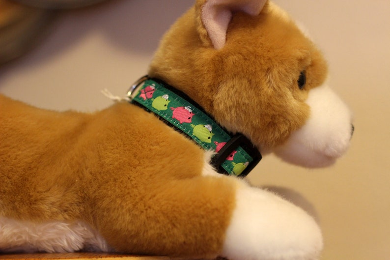 3/4 inch XS/Teacup/Toy dog collar kelly green with tiny piggy | Etsy