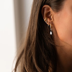 Boucle d'oreille double Cleo - Bijou d'oreille synthétique avec diamants noirs et argent sterling recyclé plaqué or 14 carats