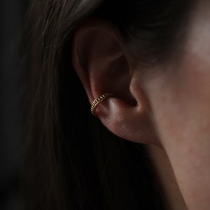 Mini bijou d'oreille orné de perles - Bijou d'oreille tendance avec perles en argent sterling plaqué or 14 carats