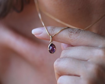 Evelyn Necklace in Amethyst: An Elegant pendant Necklace with 14 Karat Gold Filled Chain and Amethyst Gemstone Pendant