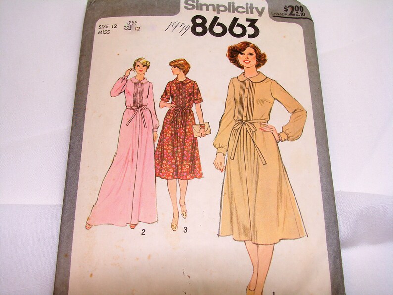 1977 printed Simplicity sewing vintage dress pattern Dress pattern in 3 styles. Vintage simplicity pattern