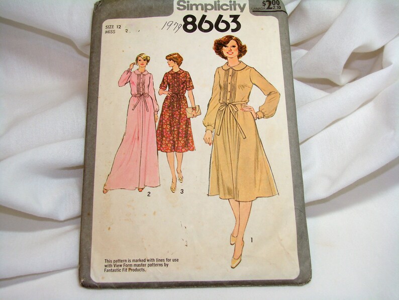 1977 printed Simplicity sewing vintage dress pattern Dress pattern in 3 styles. Vintage simplicity pattern