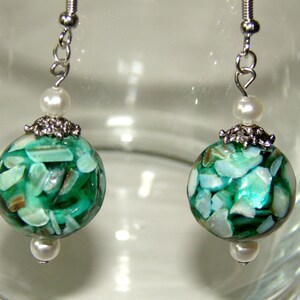 Green earrings.  Green dangle earrings. Green Mother of Pearl Dangle Earrings.  Green dangle earrings.  Mother of Pearl Earrings.