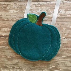 Pumpkin Door Hanger - Fall - Halloween - Thanksgiving - DIGITAL EMBROIDERY DESIGN
