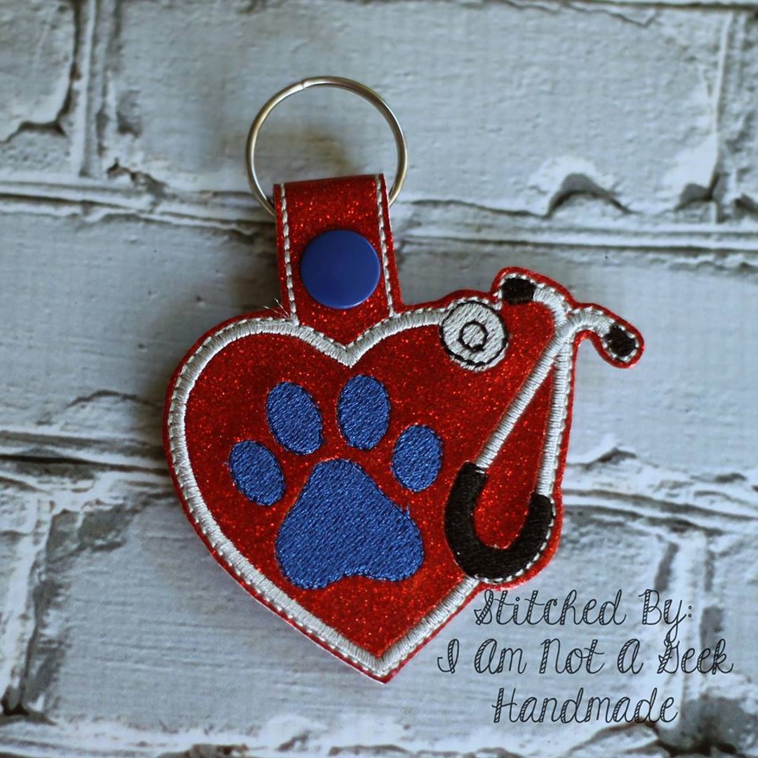 Paw Print Stethoscope Vet Vet Tech Key Fob Design in the Hoop DIGITAL