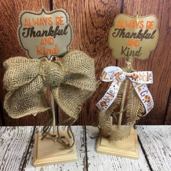 Thankful and Kind - Thanksgiving - Table Topper Decoration - 4 x 4 and 5 x 7 with 2 outline options - DIGITAL EMBROIDERY DESIGN