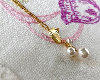 Gold Pearl Necklace, Gold Bridal Jewelry, Leaf Necklace, Bridesmaid Gift, Wedding Jewellery