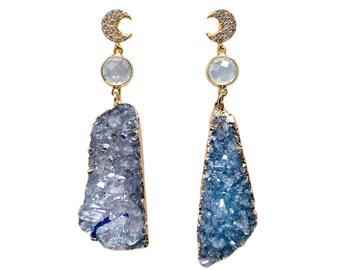 Celina - Boucles d'oreilles bleu Druzy, CZ Moon Post, Boucles d'oreilles lune, Boucles d'oreilles bleues, Boucles d'oreilles tendance, Boucles d'oreilles opale lune, Boucles d'oreilles opalite