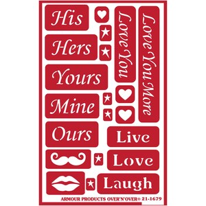 Pu&ograve; includere: Foglio di adesivi rossi con parole e simboli bianchi. Le parole includono "His", "Hers", "Yours", "Mine", "Ours", "Love You", "Love You More", "Live", "Love" e "Laugh". Ci sono anche cuori, stelle, un baffo e un paio di labbra.