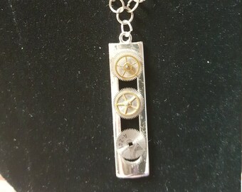 Steampunk-klocka med redskapshalsband