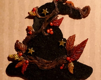 Halloween Ornament/Magnet Witch