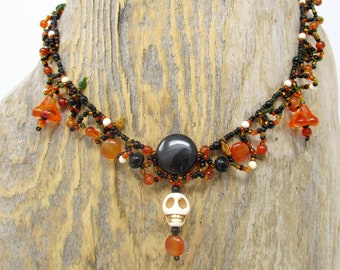 Halloween Skull Orange Flowers Herfst Leaves Gothic Ketting Fall Kleuren Alle Hallows 'Eve Carnelian Sieraden Seizoen van de Witch Nature Lover