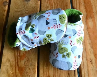 Chaussons souples animaux koala , coton et suédine pour la semelle , chaussons bébé, chaussons de marche, chaussons de portage