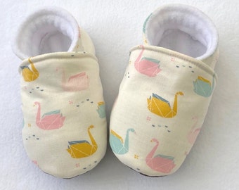 Chaussons souples coton certifié, coton et suédine pour la semelle , chaussons bébé, chaussons de marche, chaussons de portage