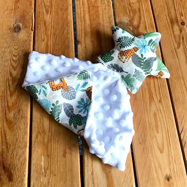 doudou plat bébé, doudou bébé en minkee et coton doudou etoile, cadeau bébé naissance