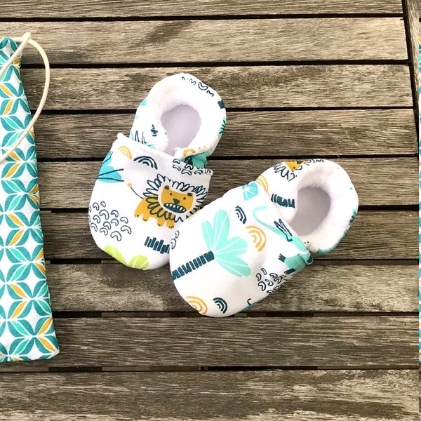 Soft cotton baby slippers with non-slip suede sole, savannah animal patterns lined with fleece, babywearing slippers