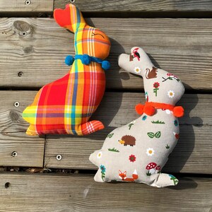 lapins calins tissu doudous, pompons colorés et motifs pepsy image 2