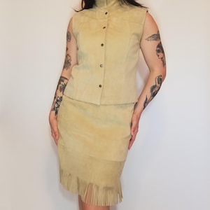 90&#39;s Western Mod Tan Suede Vest & Fringe Skirt Suit Set by Pelle Cuir