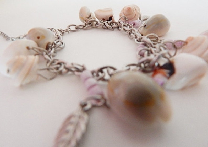 Vintage Sea Shell bracelet Beautiful Etsy