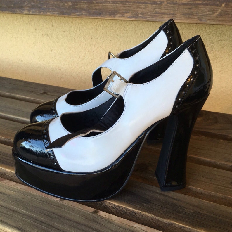 low heel black and white shoes