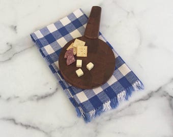 Tabla de queso de teca Dansk vintage con cuchillo insertado, Jens Quistgaard, MCM, 5 pulgadas de diámetro