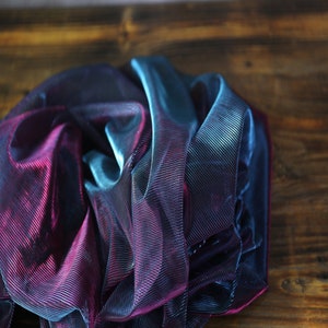 Tessuto luminoso iridescente da 1 metro, tessuto magico morbido e liscio elasticizzato a 2 vie, maglia blu rosa caldo a 2 tonalità, maglia sfumata laser, tessuto mantello di Halloween