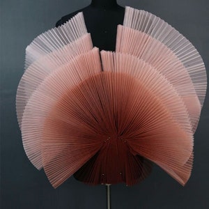 Gradient Pleated Hard Organza Fabric,Hard Hand Feel Fold Yarn,Ruff Lace Fabric,Stiff shape and Texture fabric,Fahion Show Designer Fabric