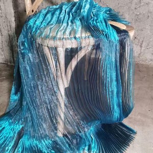 1 yarda de tela de gasa holográfica plisada iridiscente, tela de organza para vestido de sirena azul oscuro, vestido de falda plisada, encaje fruncido arrugado, suministros de bricolaje
