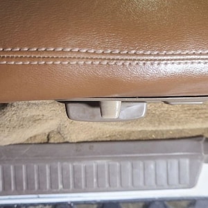 Landcruiser seat angle adjustment knob FJ80 FZJ80 LX450